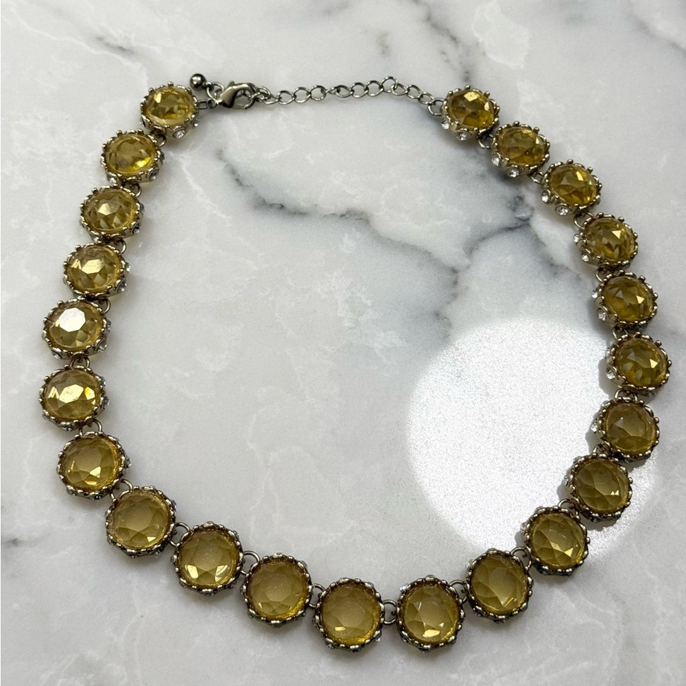 Elegant Yellow/Gold Necklace